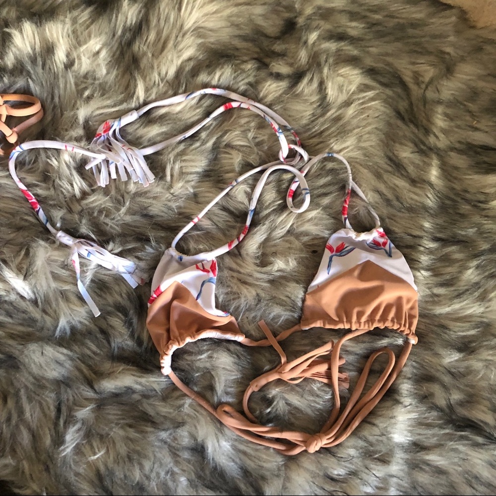 Acacia top!